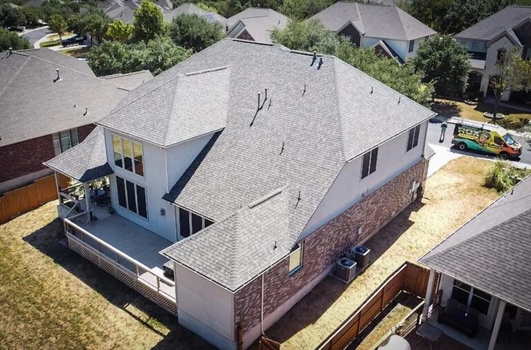 residential roofing services in Balcones Heights, TX